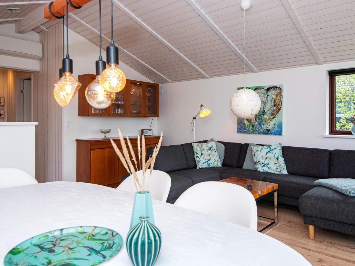 6 Person Holiday Home In R M Lakolk Экстерьер фото