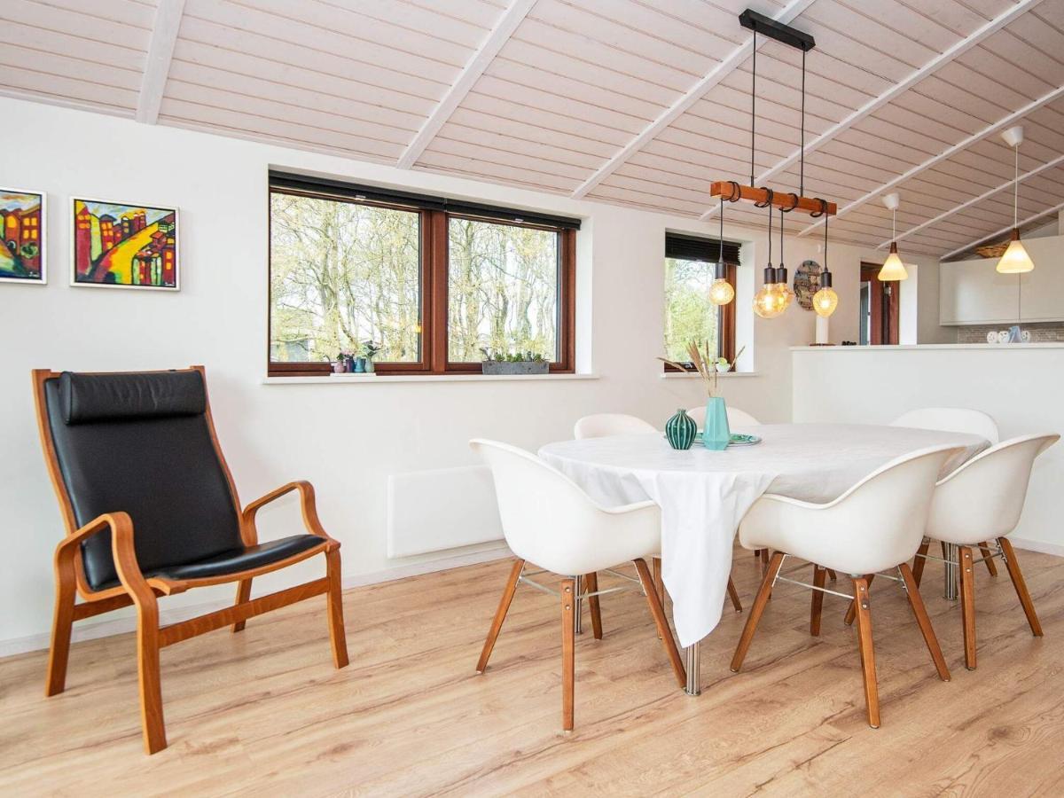 6 Person Holiday Home In R M Lakolk Экстерьер фото